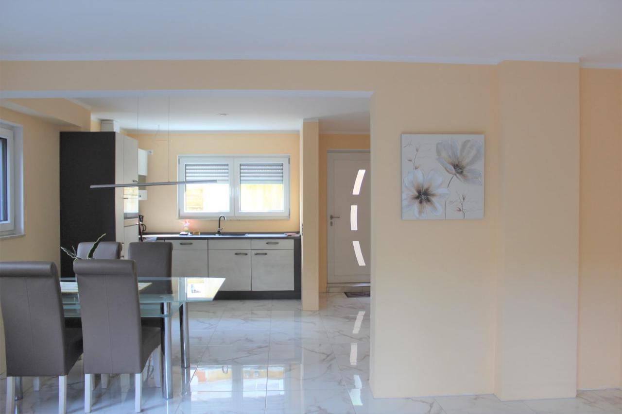 Ferienwohnung Bei Heidelberg Mauer Екстериор снимка